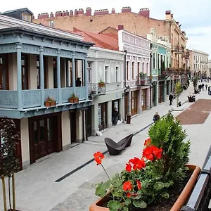 Comfortable Flat In Central Апартаменты